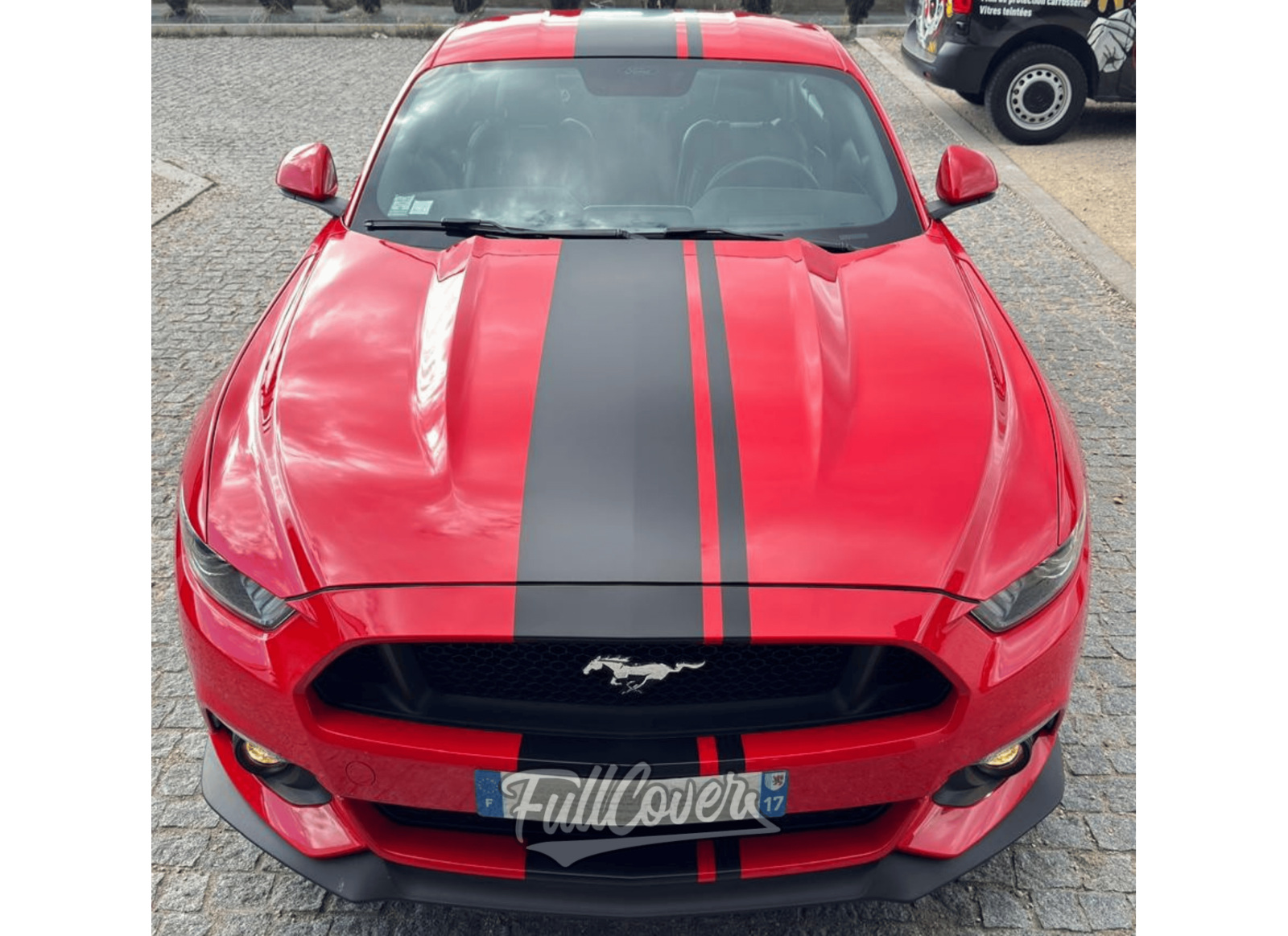 Personnalisation d'un véhicule avec covering adhésif sur mesure pour design unique et protection carrosserie Orléans région Centre-Val de Loire