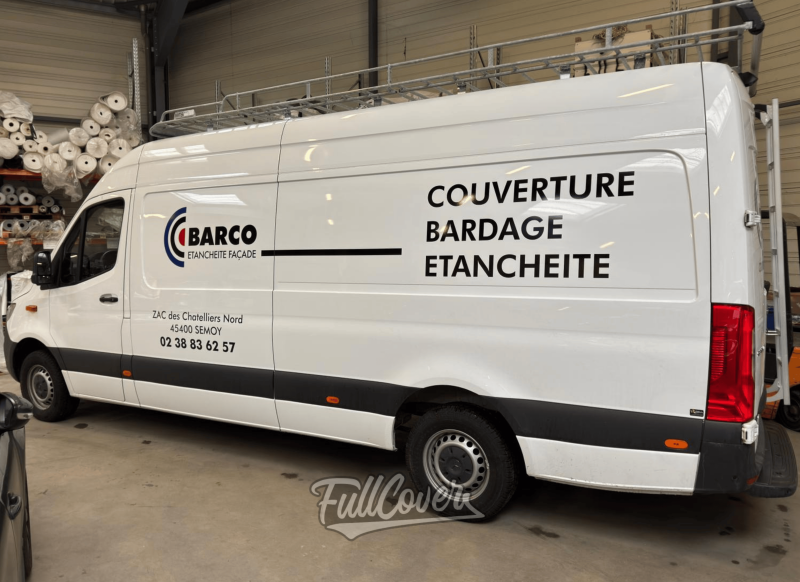 Marquage publicitaire sur deux camions Mercedes pour l’entreprise BARCO à 45750 Saint-Pryvé-Saint-Mesmin