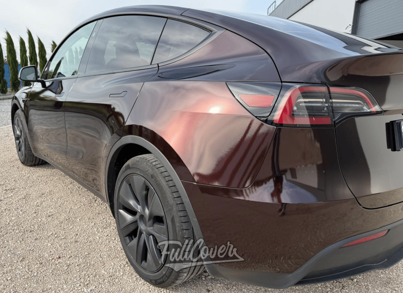 Covering total Tesla Model 3 avec film Hexis pour finition satinée premium près de Saint-Pryvé-Saint-Mesmin