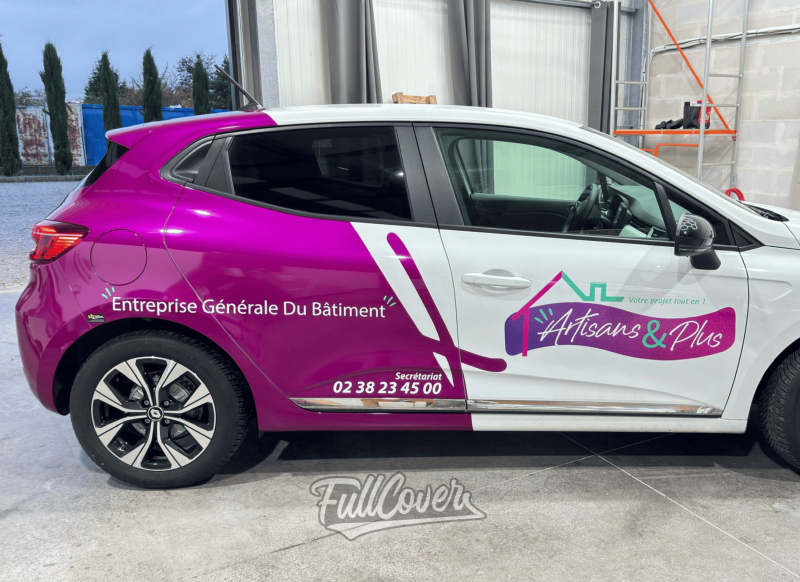 Marquage publicitaire sur nouvelle Renault Clio pour Artisans et Plus à 45750 Saint-Pryvé-Saint-Mesmin