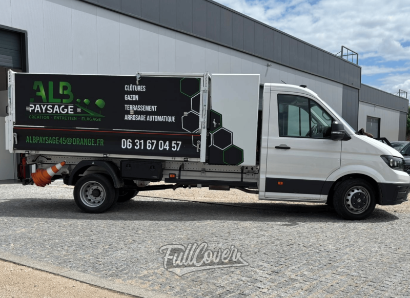 Marquage publicitaire sur camion ALB Paysage à 45750 Saint-Pryvé-Saint-Mesmin pour visibilité professionnelle durable
