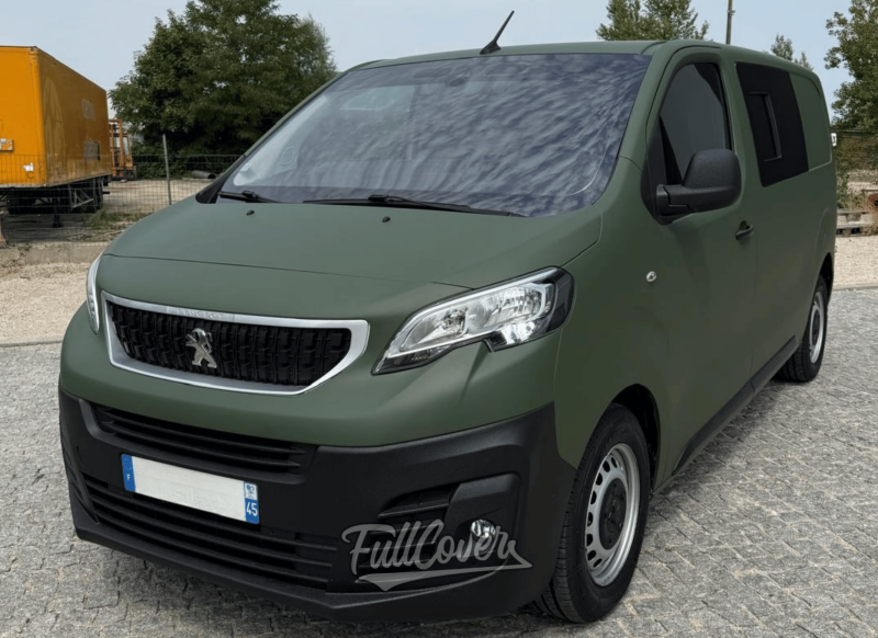 Covering total Peugeot Expert avec film Matt Militant Arlon pour finition élégante et protection près de Saint-Pryvé-Saint-Mesmin