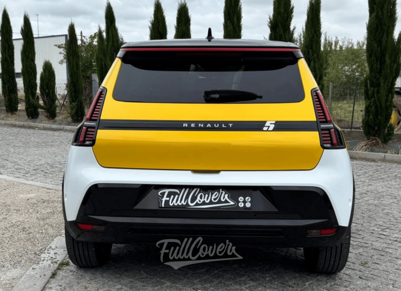 Personnalisation Renault 5 avec films noirs et blancs brillants Arlon près de Saint-Pryvé-Saint-Mesmin