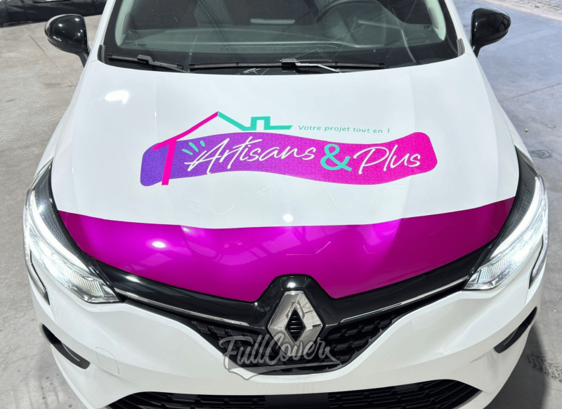 Marquage publicitaire sur nouvelle Renault Clio pour Artisans et Plus à 45750 Saint-Pryvé-Saint-Mesmin