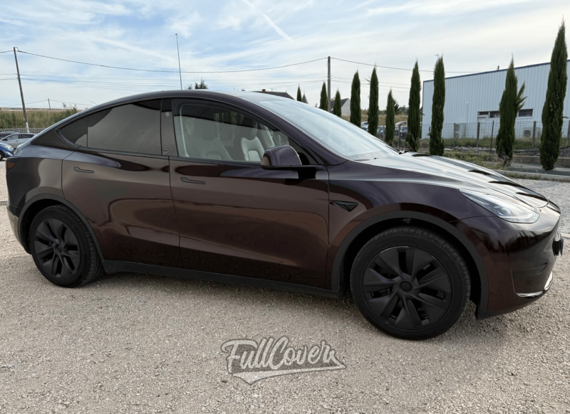 Covering total Tesla Model 3 avec film Hexis pour finition satinée premium près de Saint-Pryvé-Saint-Mesmin