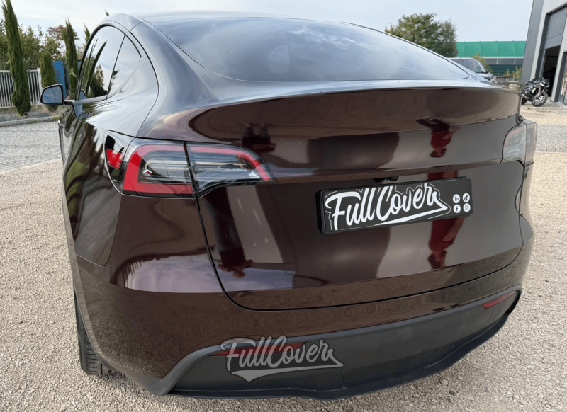Covering total Tesla Model 3 avec film Hexis pour finition satinée premium près de Saint-Pryvé-Saint-Mesmin