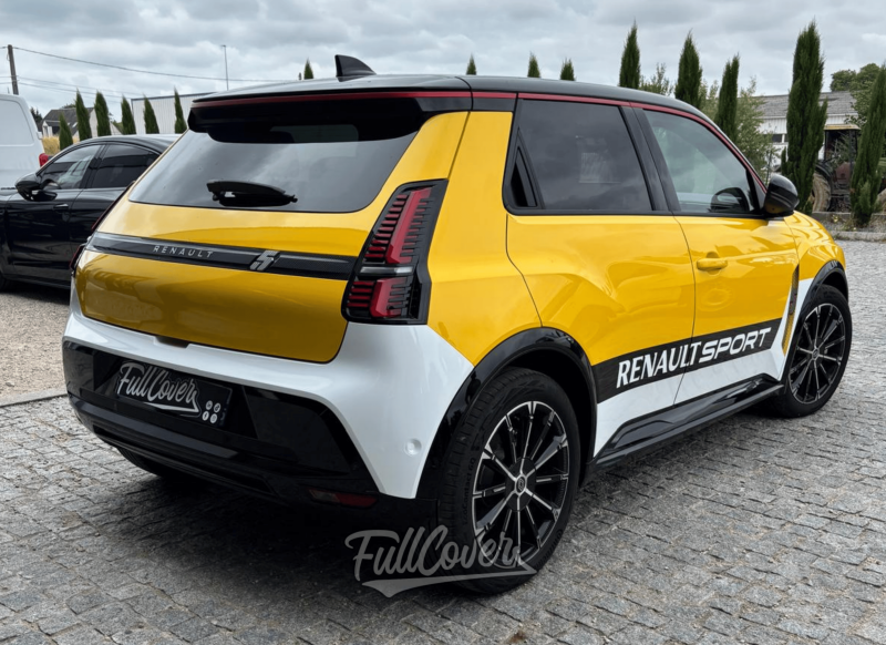 Personnalisation Renault 5 avec films noirs et blancs brillants Arlon près de Saint-Pryvé-Saint-Mesmin