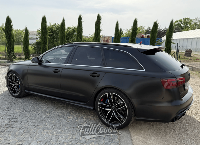 Covering bicolore sur Audi RS6 avec films Arlon Black Satin et White posé à Saint-Pryvé-Saint-Mesmin