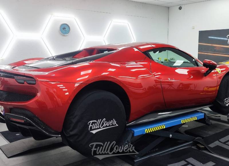Ferrari 296 GTS aile gauche
