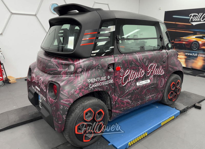 Marquage publicitaire couvrant sur Citroën Ami pour Clinic Auto avec Wrapcoverartec à Orléans