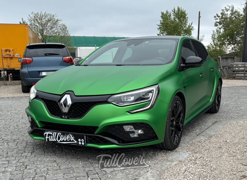 Covering total Satin Scream Green Metallic Arlon sur Renault Mégane posé à Saint-Pryvé-Saint-Mesmin avec collaboration