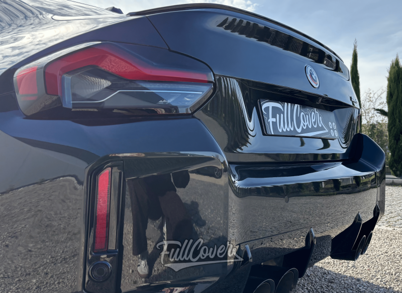 Pose complète de PPF sur BMW M2 noire brillante à Orléans