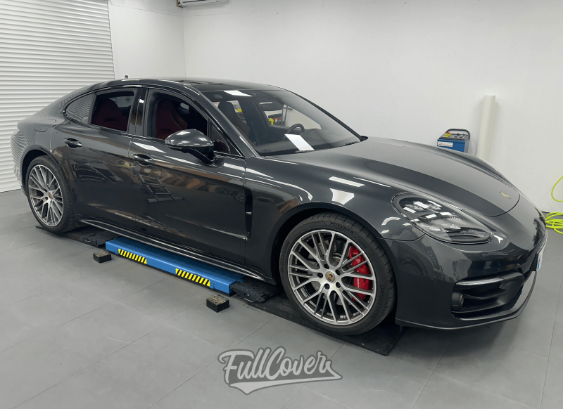 Covering total orange éclatant sur Porsche Panamera : transformation audacieuse et stylée à Orléans