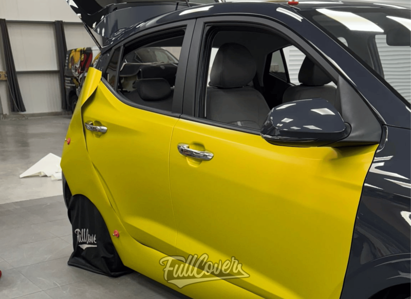 Covering 2080 3M Bitter Yellow satinée sur Hyundai i10 à Saint-Pryvé-Saint-Mesmin